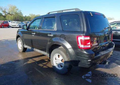 2011 Ford Escape Xlt z USA, uszkodzony, nr VIN 1FMCU9D76BKA93901
